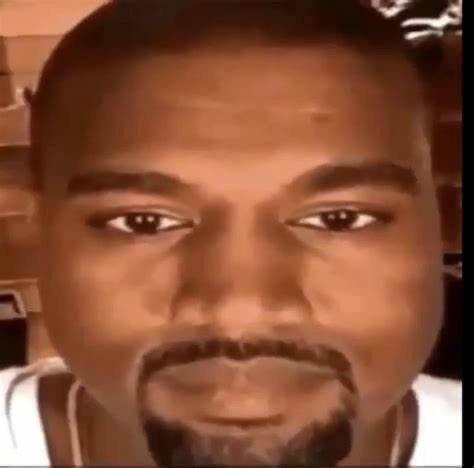 Kanye улыбается